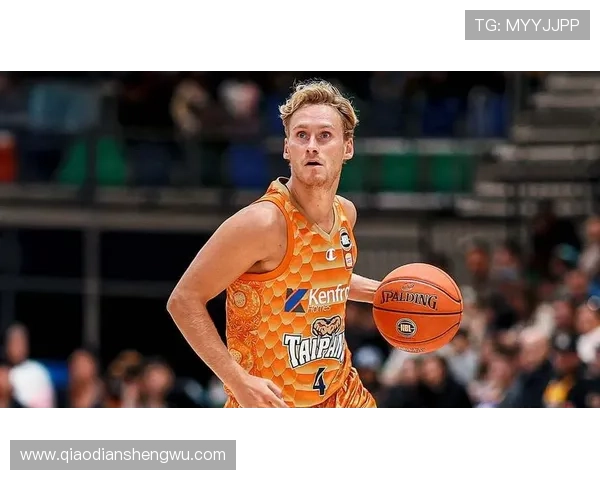 铁！普理查德表现低迷10投仅中2三分球命中率惨淡仅得8分5篮板6助攻